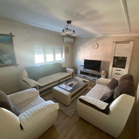 דירות Apartman Nikšić מראה חיצוני תמונה